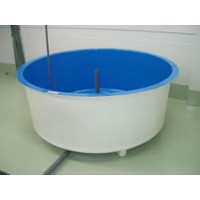 FRP丸型水槽（2000L）