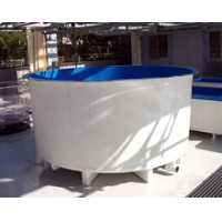 FRP丸型水槽（5000L）