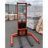 中古電動油圧フォークリフター1100パレット用　品番BEN-D400-15W