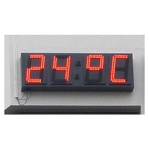 屋外用赤色LED時刻/温度表示板（視認距離約200m）