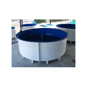 FRP丸型水槽（10000L）