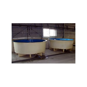 FRP丸型水槽（3300L）
