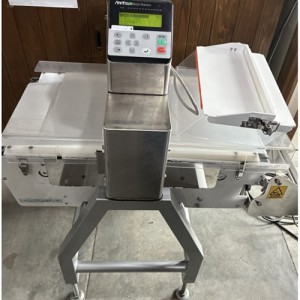 中古アンリツ金属検出機　品番KD8024A(通過幅450mm通過高さ100mm)